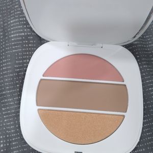 Marc Jacobs highlighter palette Omega x Three